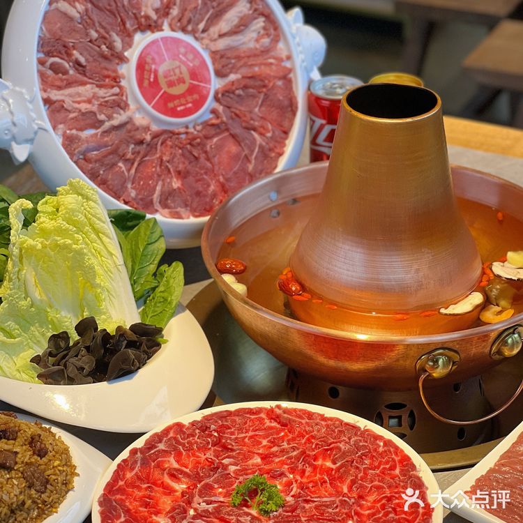 又到了吃老北京涮羊肉的季节！蘸上麻酱绝了