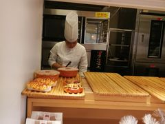 面包甜点陈列柜-好利来(新宜白店)