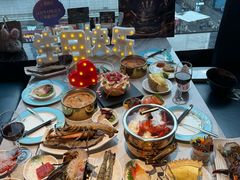 -雍容荟帝王蟹活龙虾展台自助(IFS黑金店)