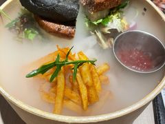 植物牛肉汉堡-卡朋西餐(悦汇城店)