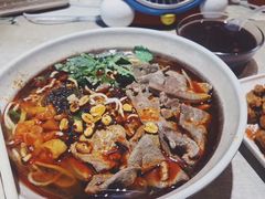 -爆炸头阿姨小四川正宗川味小吃(无任何分店)