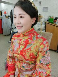 -红馆妆造(中央大街店)