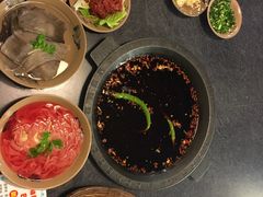 -茅草房·河畔园林火锅