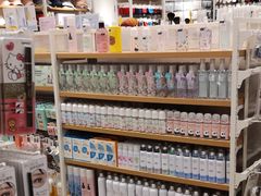 -名创优品(广东东莞东城万达2店)