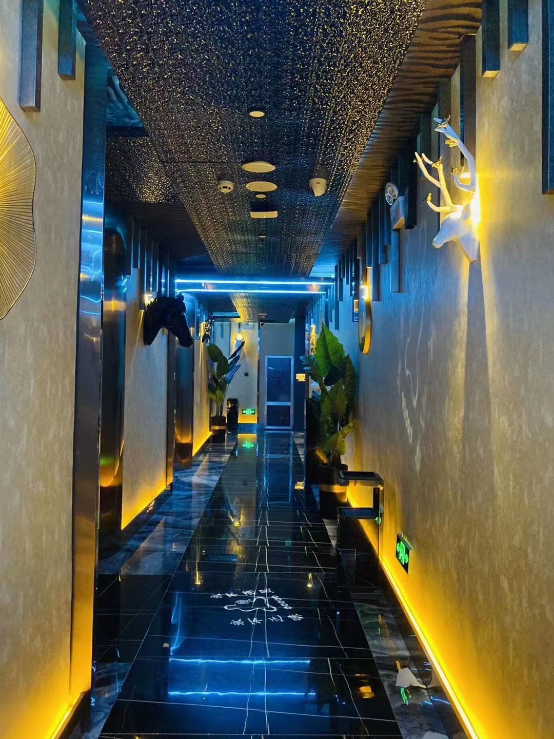 这家水疗会所我经常下班以后去需要提前x小