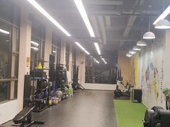 -岩顶健身(玄武店)