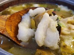 酸菜鱼小锅-周鱼小馆石锅酸菜鱼(活力汇店)