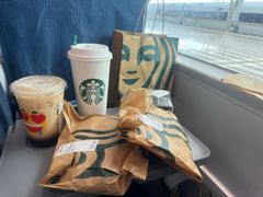 -星巴克(上海虹桥站2A检票口)