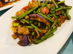 紫苏茄子豆角炒爽肉-朱仔记食府(江南大道店)