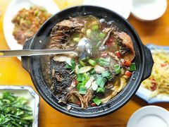 秘制鱼头-临江餐馆二楼美食部落