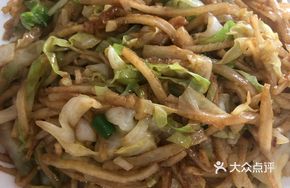 Cabbage Stir-Fried Noodles