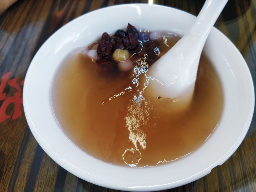 粉粉的藕粉颜值特别高 这个比较适合身体不适的女孩子 因为它是热的