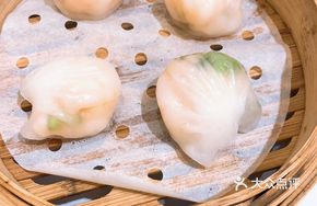 Spinach Juice Shrimp Dumplings