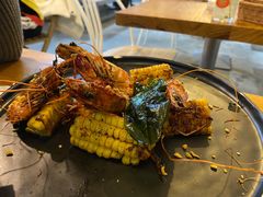 惹味胡椒虾配烤玉米-CHILLAX轻乐时(侨建·Hi City店)