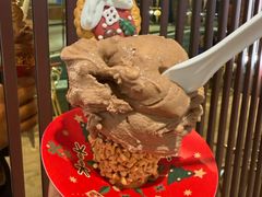 榛子碎巧克力冰淇淋-VENCHI 闻绮(北京国贸商城店)