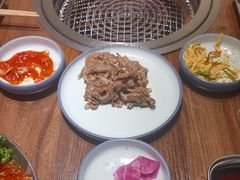 -明洞阿姨·韩式酱蟹烤肉·创意料理(三元桥店)