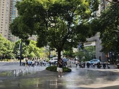 -瑞虹新天地月亮湾