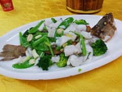 碧绿骨香鲈鱼-肥姐美食(同福中路店)