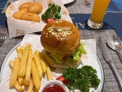 -又见马甲M8融合西餐厅(体育中心店)