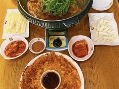 -喇喇排骨火锅·传统韩式脊骨汤(望京西园总店)
