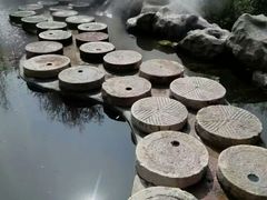 -雪山彩虹谷景区