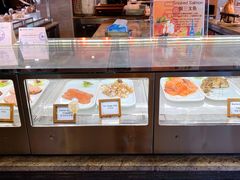 面包甜点陈列柜-白天鹅宾馆·流浮阁咖啡厅