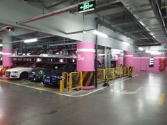 -白玉兰广场停车场