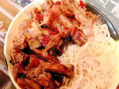 辛辣猪蹄面-贤花饭店(凯德店)