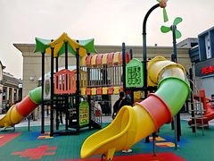 -王府井奥莱临潼小镇(临潼店)