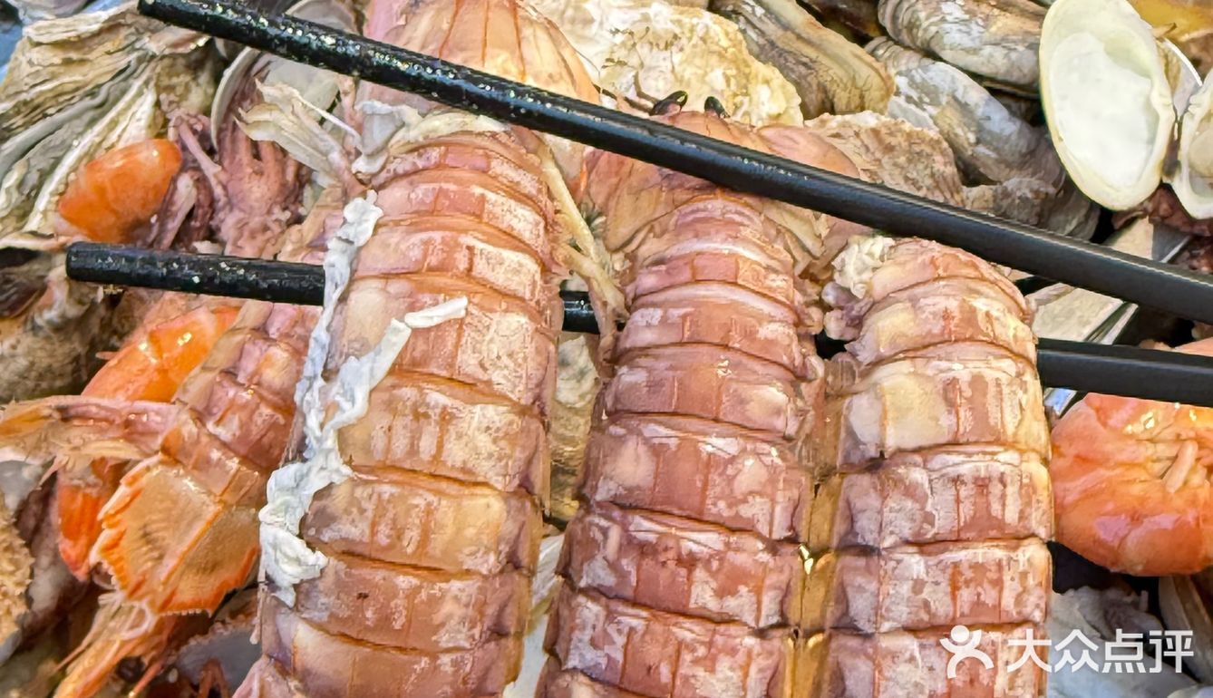 在青岛吃大锅蒸汽海鲜还得是他家 已开二十多年