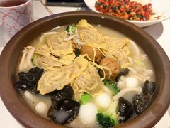 -阿瓦山寨·湘菜现炒·剁椒鱼头王(咸阳总店)