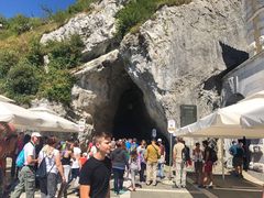 -波斯托伊纳溶洞