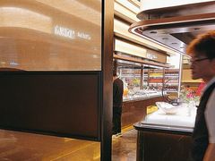 -钱小奴海鲜自助黑金店(杭州滨江龙湖店)