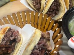 -闫家驴肉老店(华电一校店)