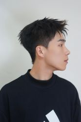 -一家只做男发烫染的店