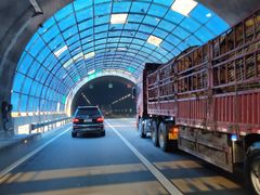 -百里峡七彩艺术小镇