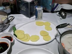 -红鼎豆捞·非遗鲍皇汤火锅(宝丰路店)