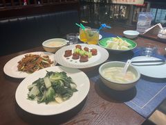 -湖畔鲁菜·二十年老字号餐厅(大明湖店)