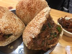 烧饼夹肘子肉-昌顺马记小吃店(昌盛园店)