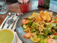 鲜虾牛油果沙拉-Moka Bros 摩卡站(西单大悦城店)