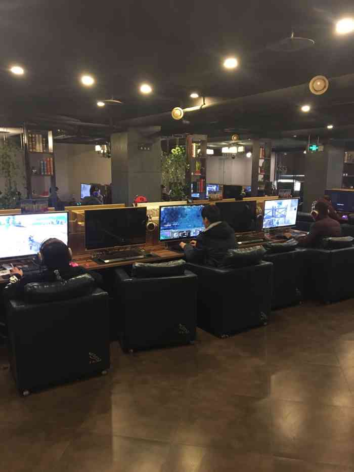 极域网咖-"周末来休闲,这里环境不错,机器也不卡,速."-大众点评移动版