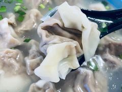 三鲜牛肉馄饨-老新隆牛肉锅贴(新街口店)