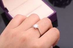 戒指-威德钻石-克拉钻大本营(南京东路店)