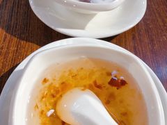雪燕炖桃胶-龟金正·港式甜品(客村店)