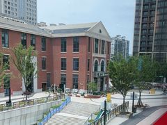 -肥肥虾庄·金牌油焖大虾(杨园滨江时代walk店)