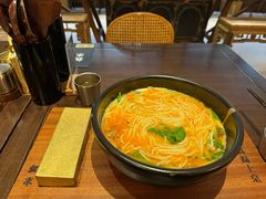-银米·云南传统过桥米线(双廊黑金冠店)