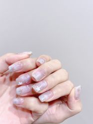 -花岐款式专研健康美甲沙龙