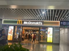 -麦当劳(上海虹桥站30B检票口楼上)