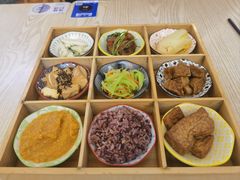 杂粮饭-轻蔬不用等·素食(江苏路店)