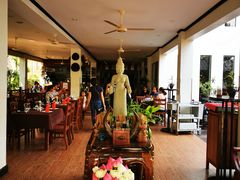 -Neary Khmer Restaurant